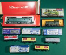 6 MECCANO HOrnby AC-HO. A Co-Co electric locomotive (6372) RN CC7121, with twin pantographs, in