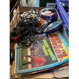 A mixed lot of collectables including a tin of Star Wars cards, Roy of the Rovers comics, retro