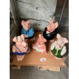 A collection of 5 Wade Natwest pigs, all with stoppers