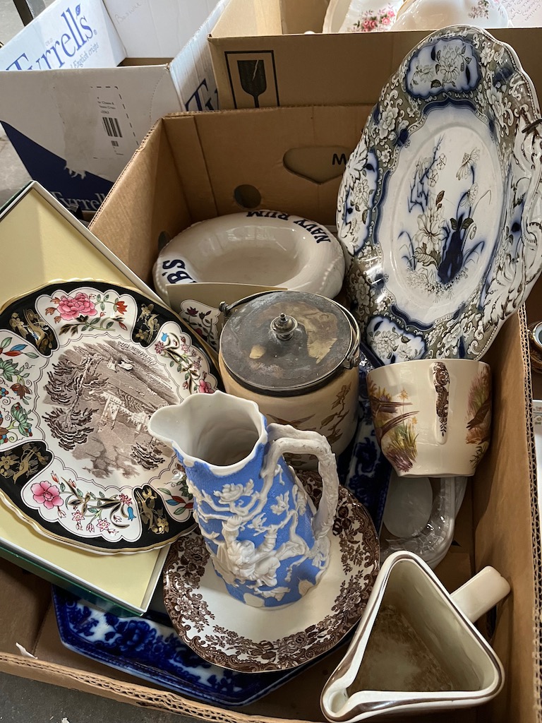 A box of pottery to include boxed Masons Ironstone plate, large Lambs Navy Rum ashtray, blue and