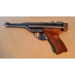 A Hy-Score target air pistol .22 calibre air pistol, serial number 897066, 26cm long. (BUYER MUST BE