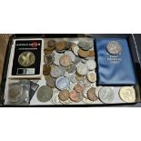 A tray of Gb and world coins, savers medals and coin sets.