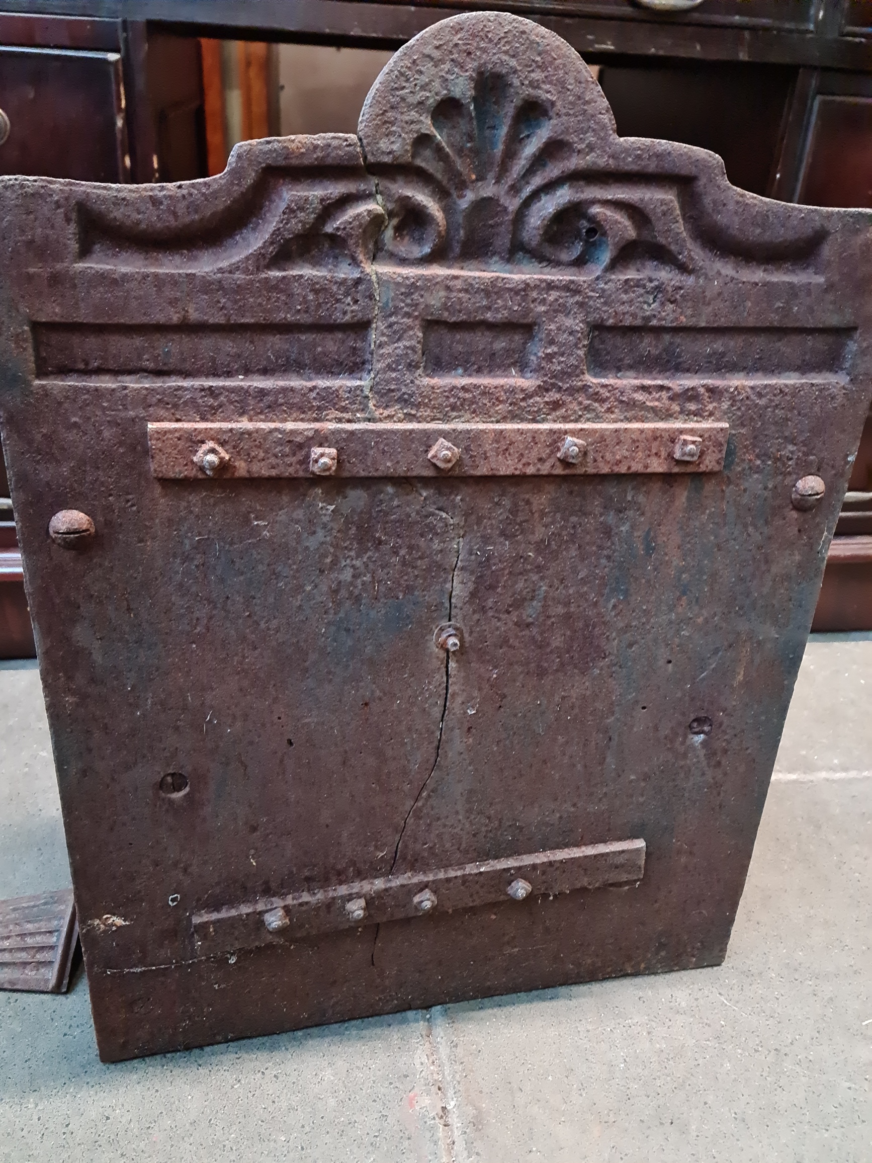 A 19th century cast iron fire basket standing on paw feet. - Image 3 of 5