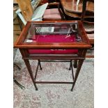 An Edwardian bijouterie table.