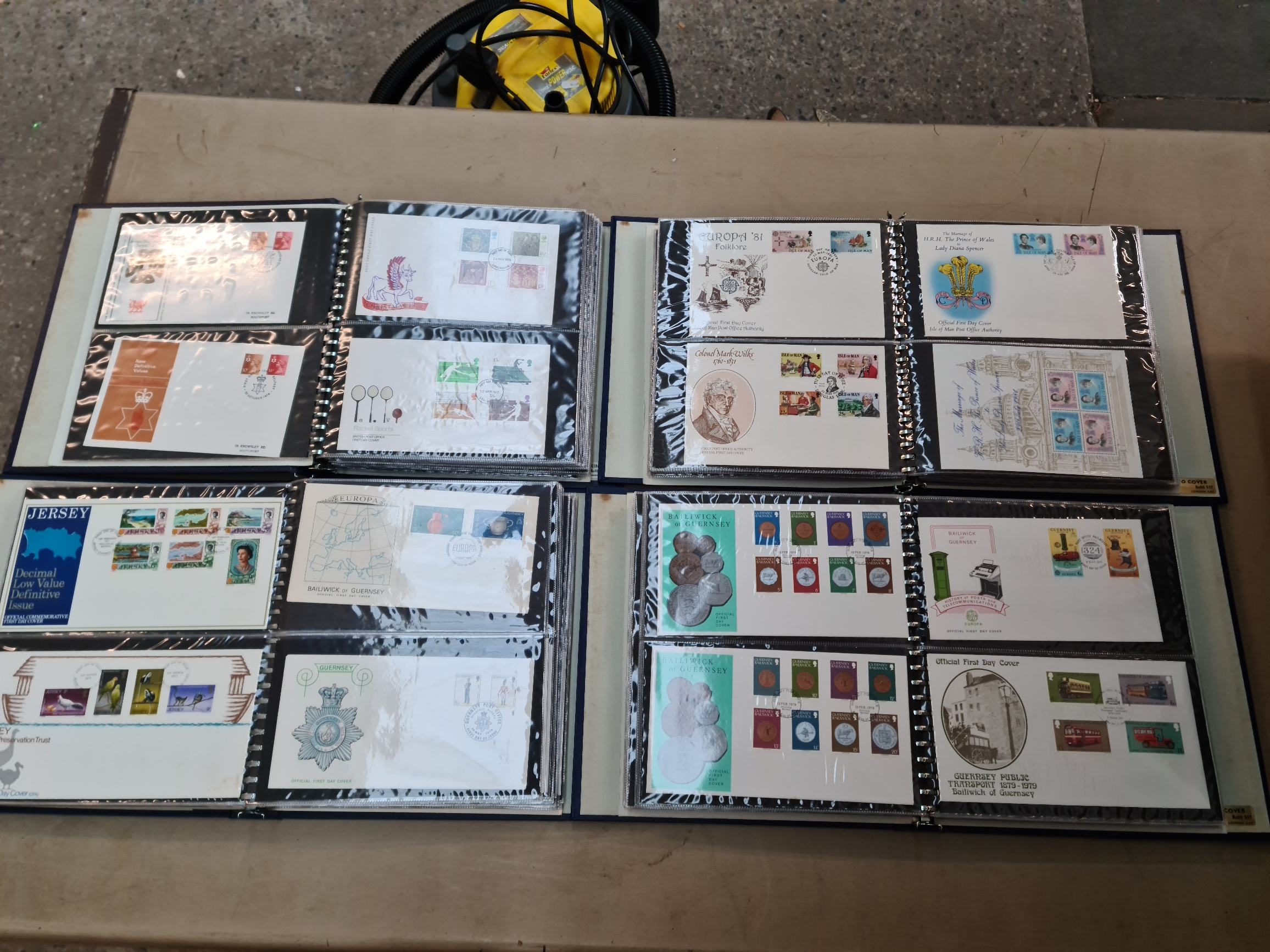 A box of approx. 500 first day covers in presentation files - Image 2 of 2