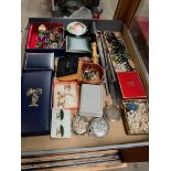 A tray of costume jewellery.