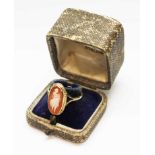 A hallmarked 9ct gold shell cameo ring, gross wt. 2.8g, size O.