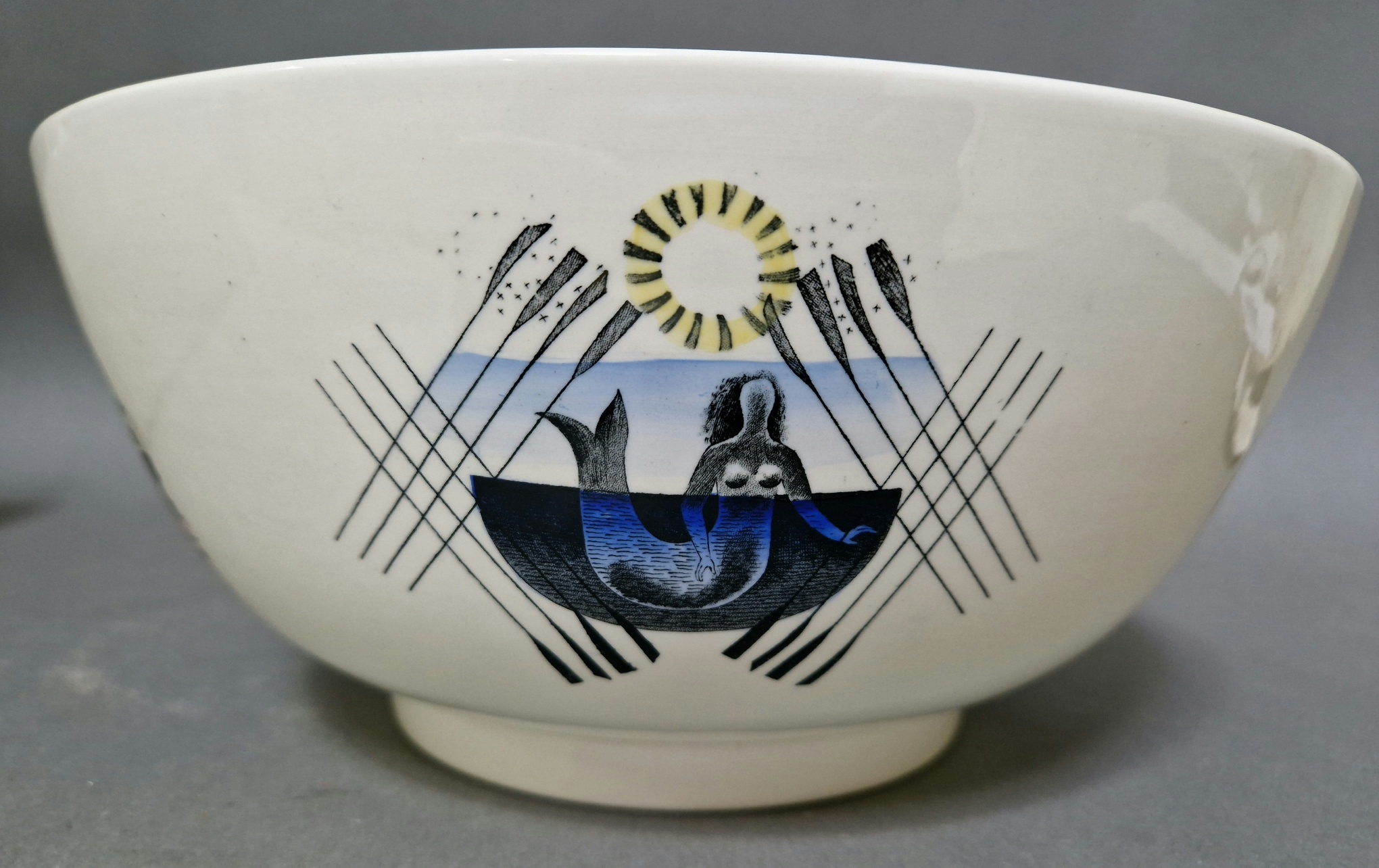 A 1975 Wedgwood Boat Race bowl designed by Eric Ravilious , limited edition no. 133/200, with box - Image 10 of 11