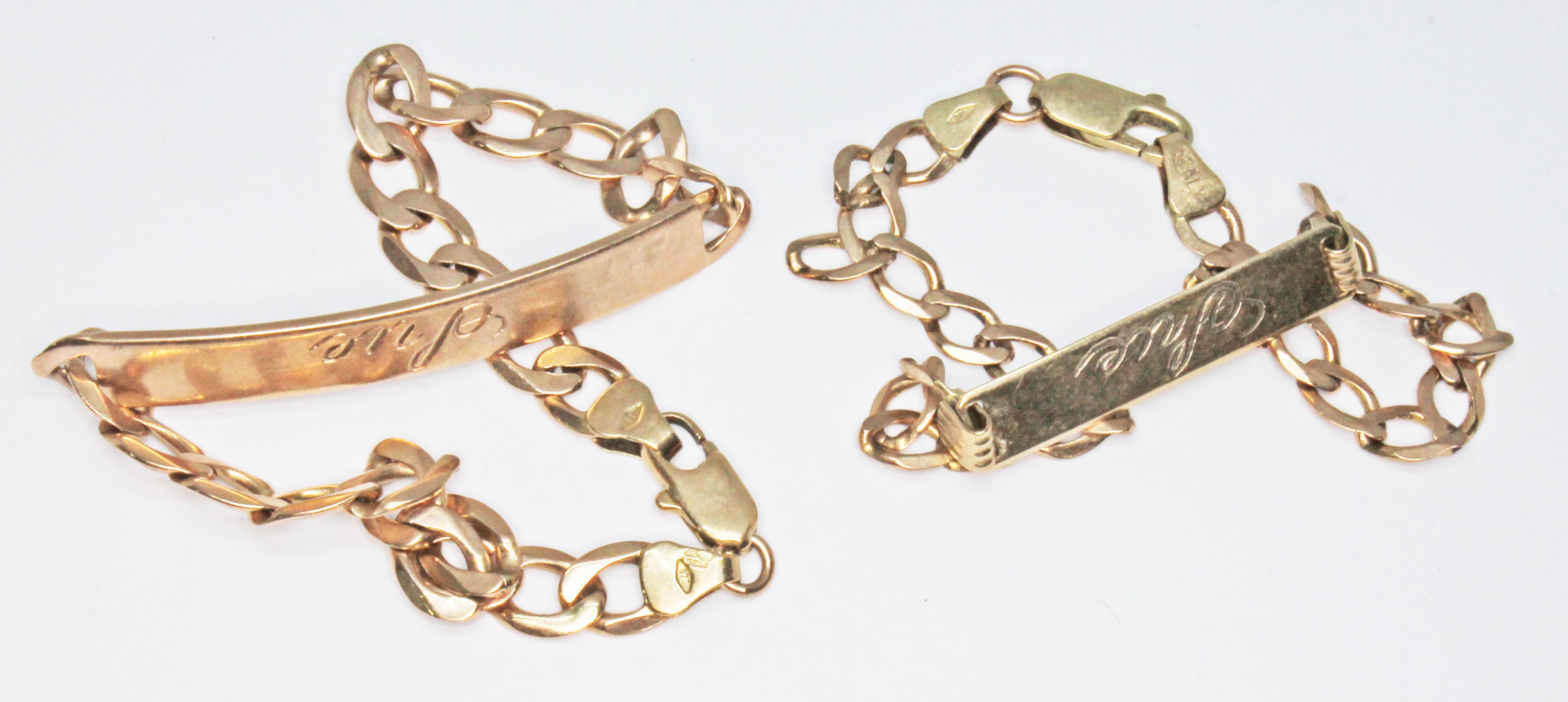 Two identity tag bracelets, both marked '375', length 16cm each, gross wt. 13.8g.