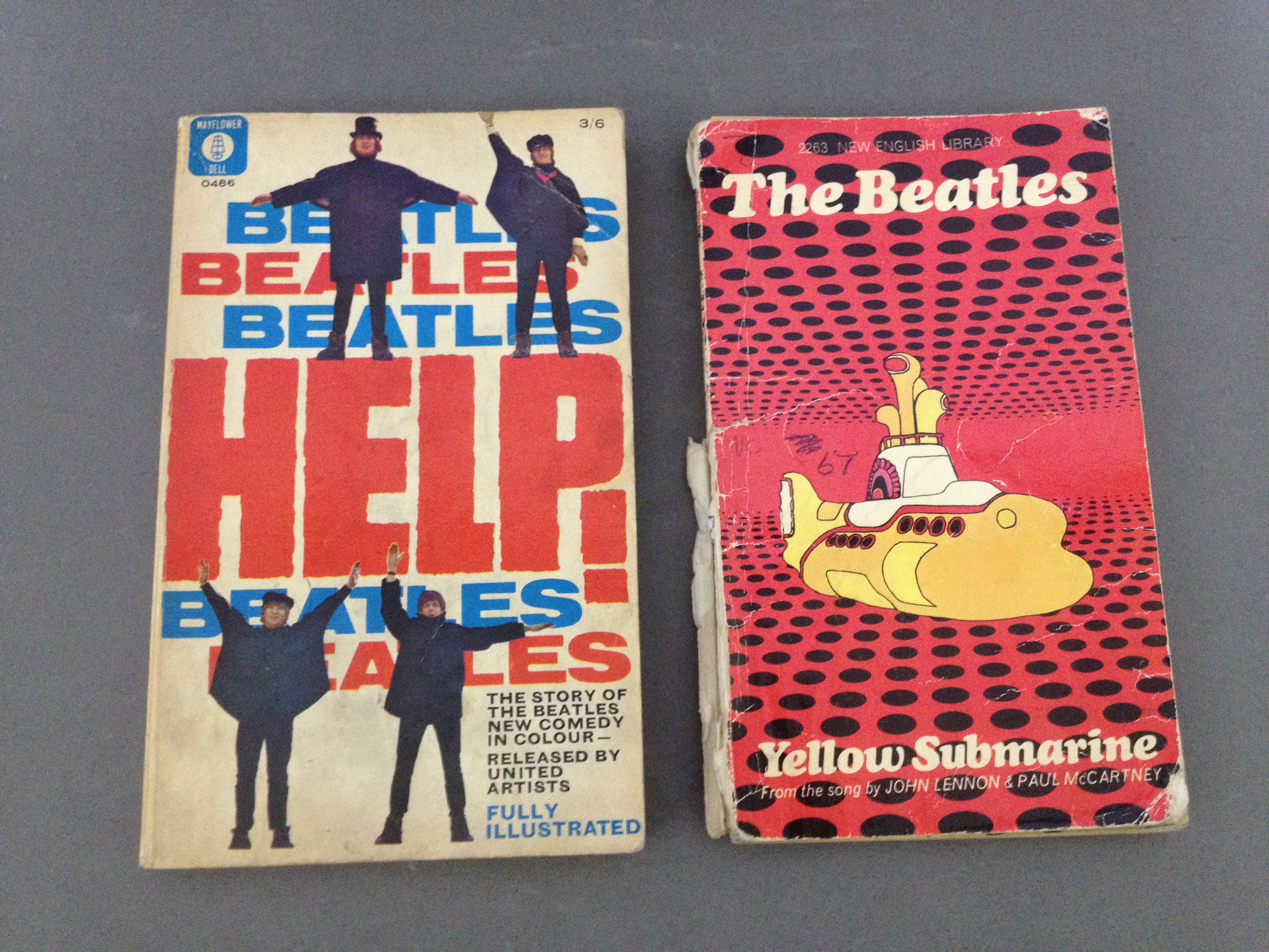 A collection of Beatles memorabilia collected by the current vendor while she was a member - Image 27 of 35