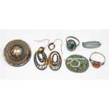 Assorted antique and vintage jewellery comprising a pique inlaid tortoiseshell brooch, pique