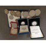 Assorted coins comprising a 1995 WWII commemorative silver proof two-pound coin, a 1993 silver proof
