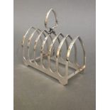 A hallmarked silver toast rack, Roberts & Belk, Sheffield 1974, wt. 4.5ozt.