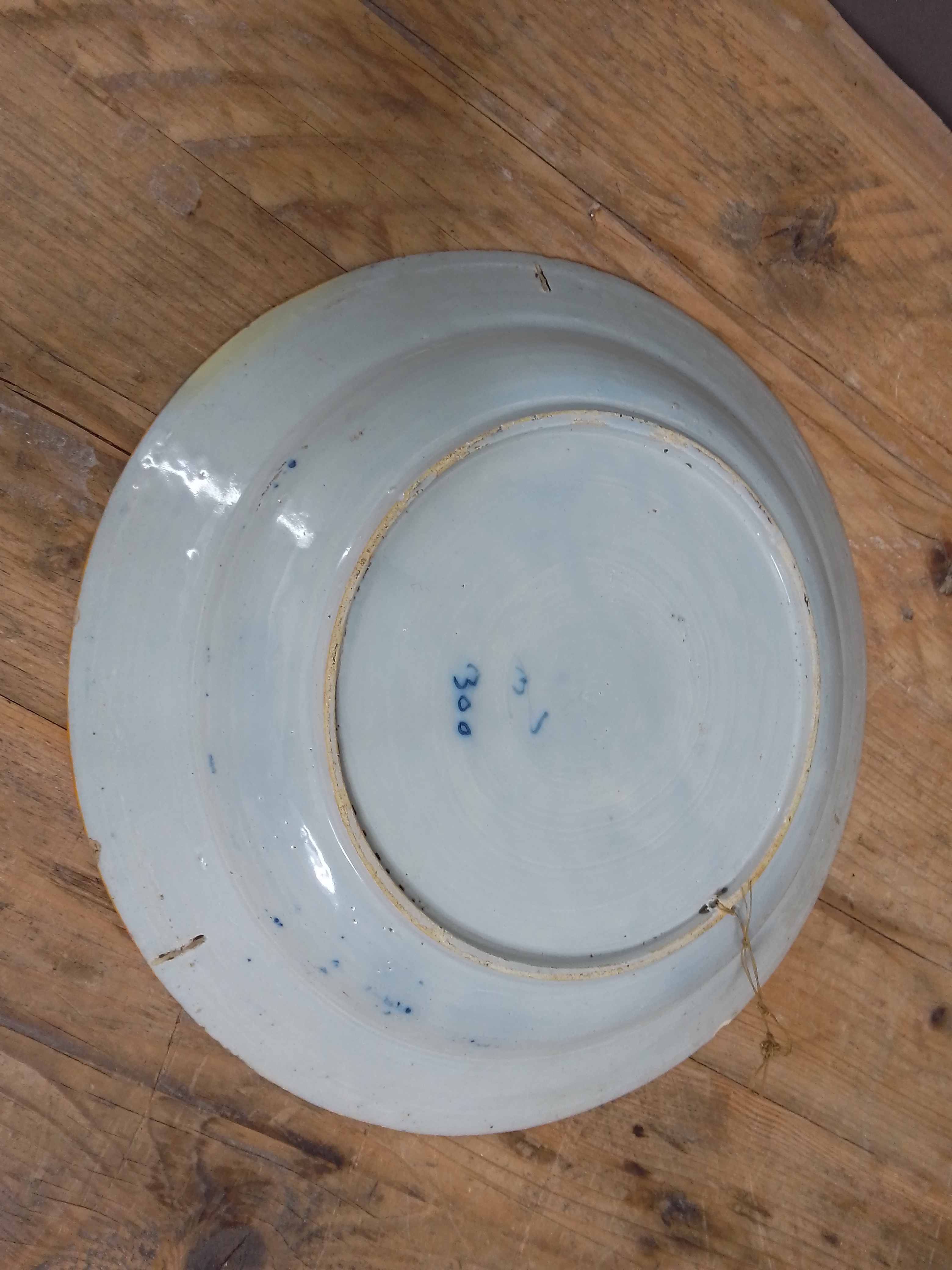 A group of six delft dishes. - Image 5 of 14