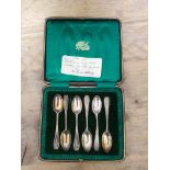 A cased set of silver teaspoons, Josiah Williams & Co, London 1917.