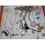 A collection of mainly silver jewellery.