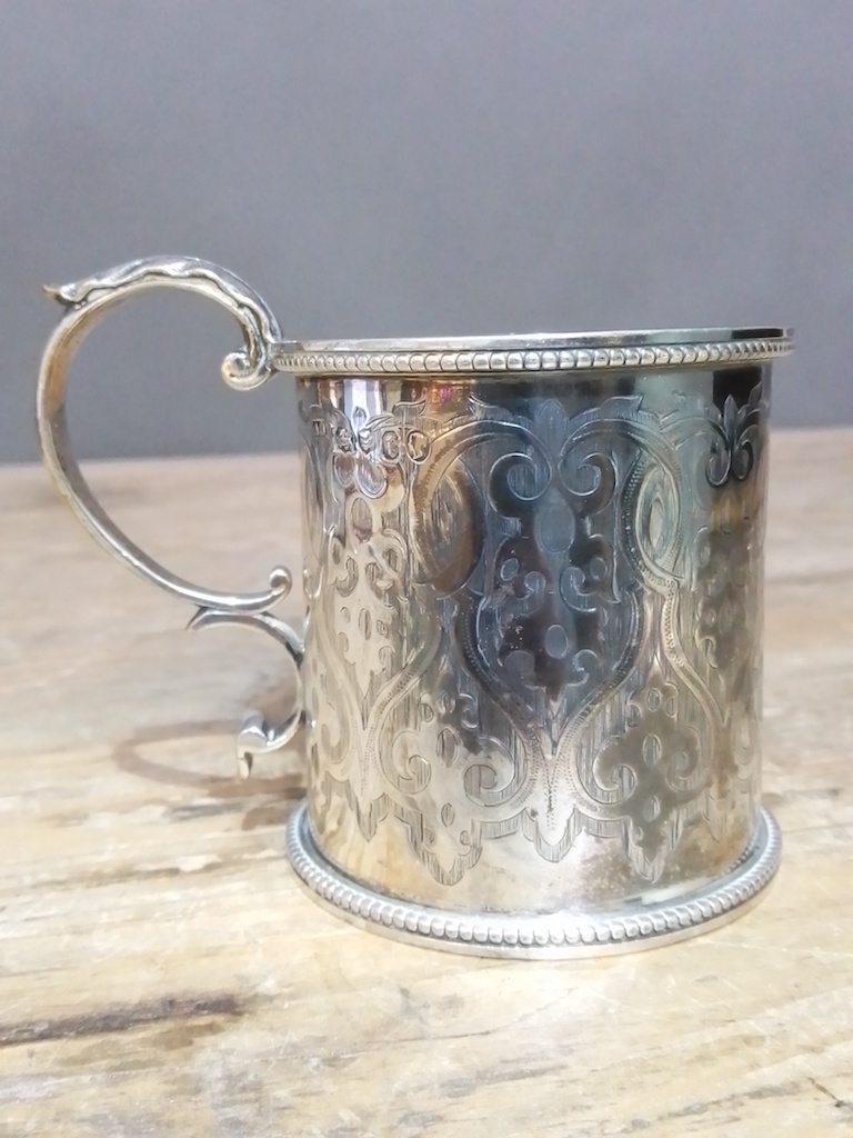 A Victorian silver mug, Arthur Sibley, London 1858, height 8cm, wt. 4ozt.