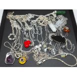 A collection of mainly silver jewellery.