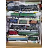 Model railway locomotives, 00/H0 gauge by Hornby, Tri-Ang etc, 11 items