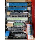 Model railway locomotives by Hornby, Dublo, Tri-ang etc., 00 gauge, 8 items.