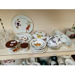 Royal Worcester ‘Evesham’ approx 26 pieces