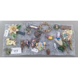 A collection of vintage brooches including Victorian, 1930s, Art Deco, enamelled silver, etc.