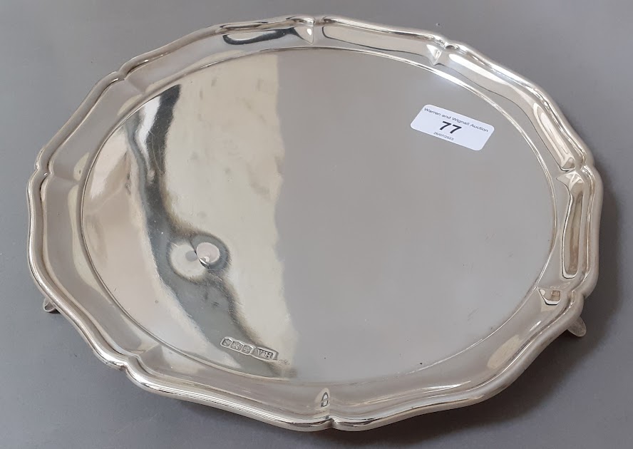 A silver footed dish / tray, Sheffield, Atkin Brothers, 1924, gross wt. 15.1ozt.