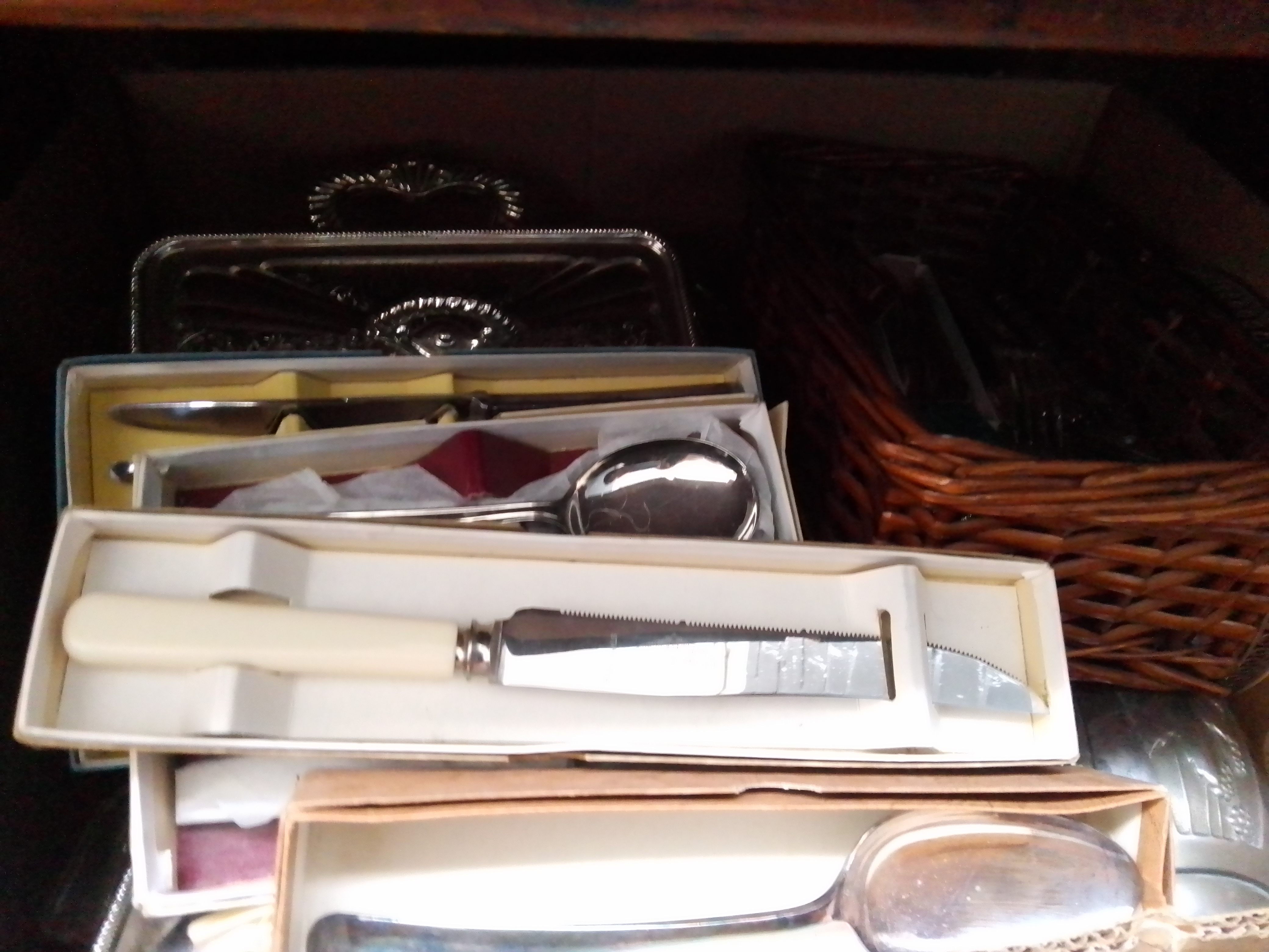 Assorted metal wares including boxed cutlery