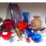 Art glass - 13 items including Whitefriars molar vase, Dartington, vintage dog etc.