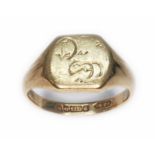 A hallmarked 9ct gold signet ring, sponsor 'P&W', Birmingham 1921, wt. 7.1g, size S. Condition -