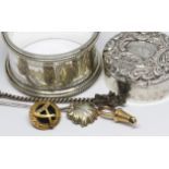 A mixed lot including a hallmarked 9ct gold Avon Highest Honour badge wt. 4g, a hallmarked silver