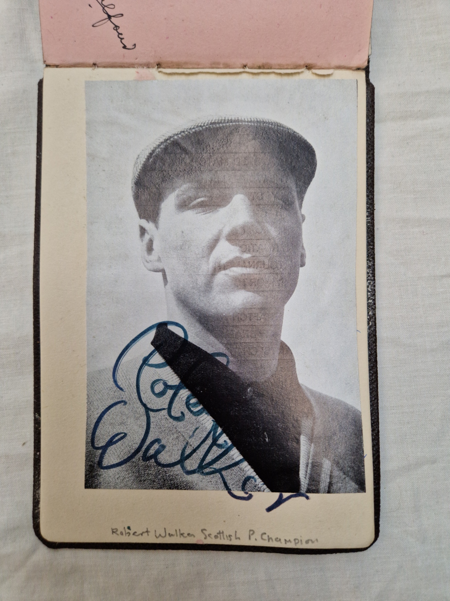 An autograph book with a number of pictures signed by post war golfers - Image 21 of 21