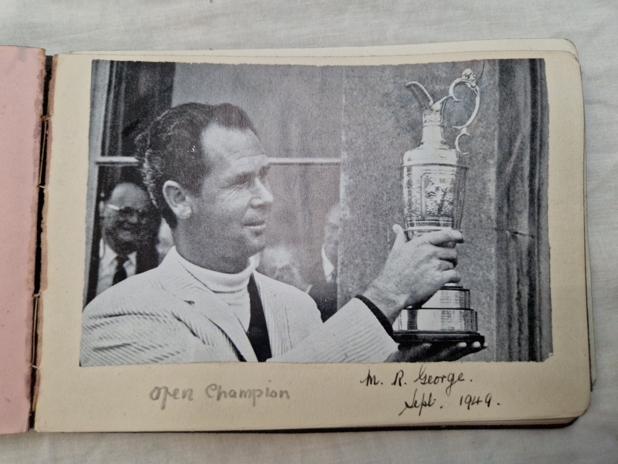 An autograph book with a number of pictures signed by post war golfers - Image 6 of 21