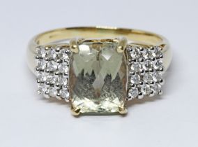 A hallmarked 18ct gold zultanite and diamond ring, gross wt. 5.4g, size Q.
