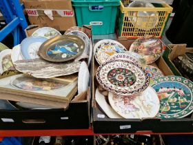 2 boxes of collectors plates etc