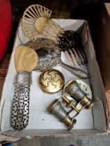 Antique and vintage ladies vanity items including compacts, spectacle case, mirror, etc.