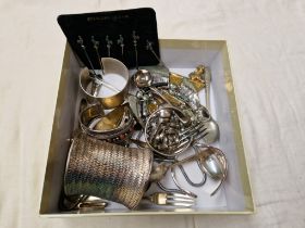 Box of small metalware items