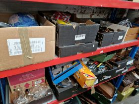 13 boxes of mixed items including kitchenalia, treen, crockery, purses, glassware, Christmas wreath,