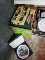 9 Eddie Stobart decorative plates by Atlas (7 boxed) together with 3 Lledo boxed sets of vehicles (9