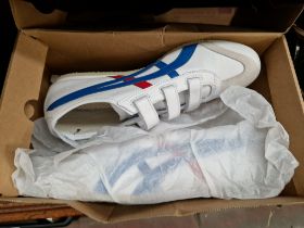 A pair of boxed, unused size 12 Trainers/casual footwear