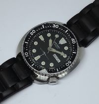 A Seiko Turtle 150m diver's watch, circa 1980s, ref. 6309-7040, 17 jewels automatic movement, signed