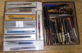A collection of vintage pens including fountain pens with 14ct nibs etc.