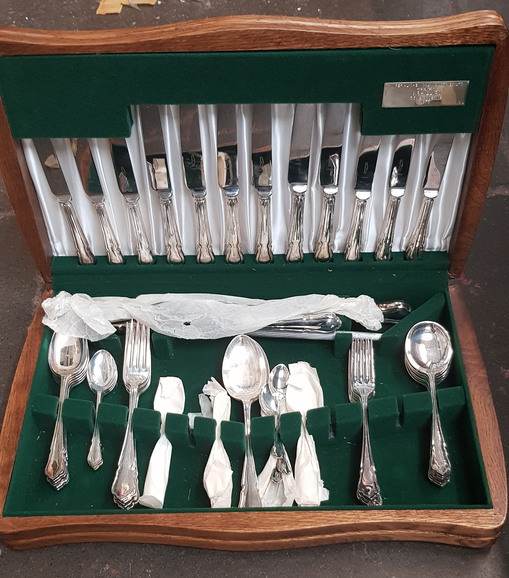 A canteen of plated cutlery