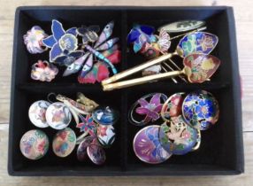 A tray of assorted cloisonne enamelled jewellery.