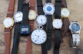 A group of assorted watches including a Bulova automatic and a vintage gold plated Waltham.