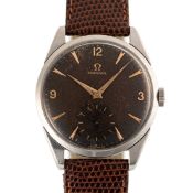 A GENTLEMAN'S SIZE STAINLESS STEEL OMEGA WRIST WATCH CIRCA 1957, REF. 2900-4 WITH 