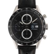 A GENTLEMAN'S SIZE STAINLESS STEEL TAG HEUER CARRERA AUTOMATIC CHRONOGRAPH WRIST WATCH CIRCA