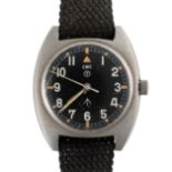 A GENTLEMAN'S STAINLESS STEEL BRITISH MILITARY CWC WRIST WATCH DATED 1977, ISSUED TO THE ARMY