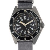 A GENTLEMAN'S STAINLESS STEEL US MILITARY SPECIAL FORCES BENRUS AUTOMATIC TYPE II WRIST WATCH