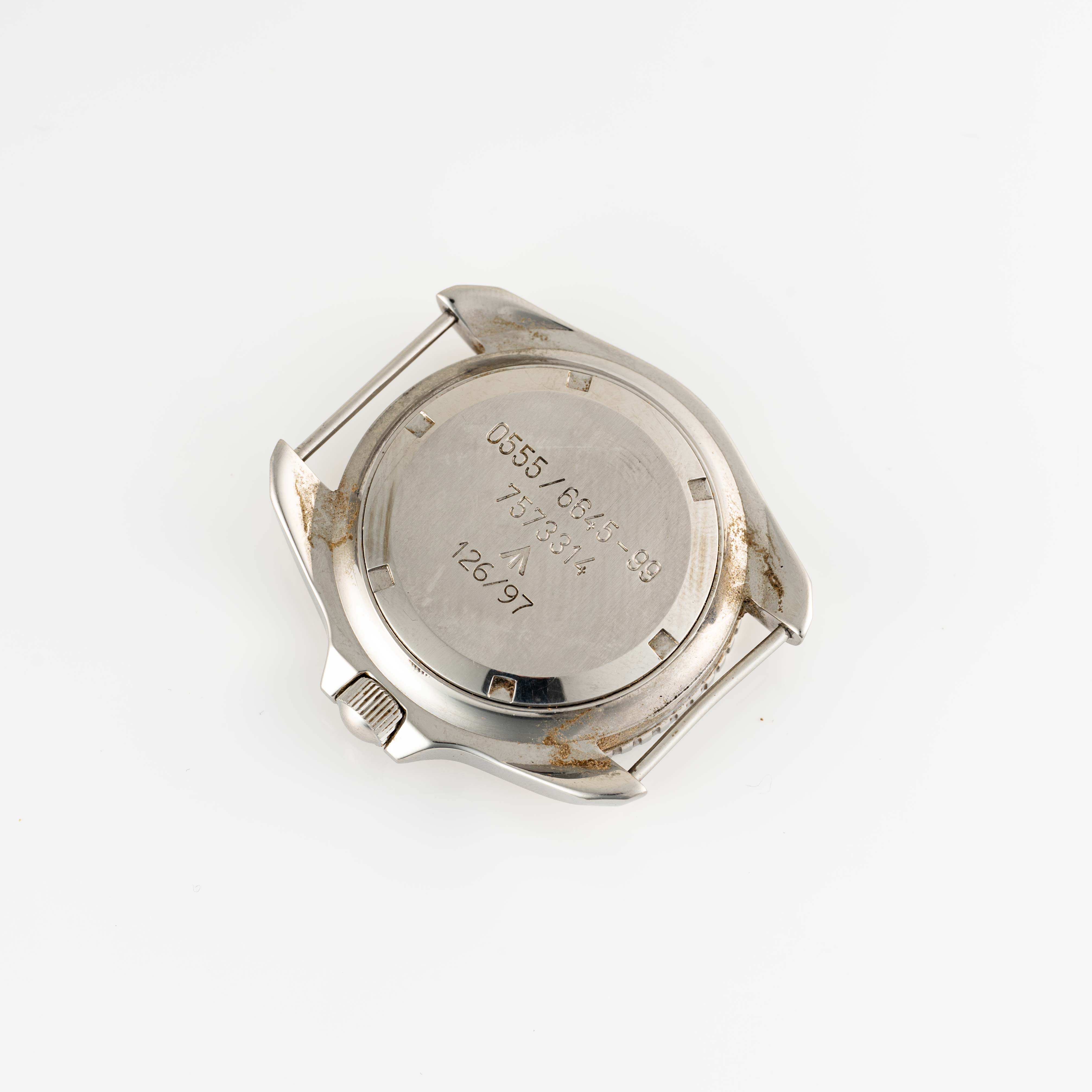 A GENTLEMAN'S STAINLESS STEEL BRITISH MILITARY CWC ROYAL NAVY DIVERS WRIST WATCH DATED 1997 - Image 6 of 7